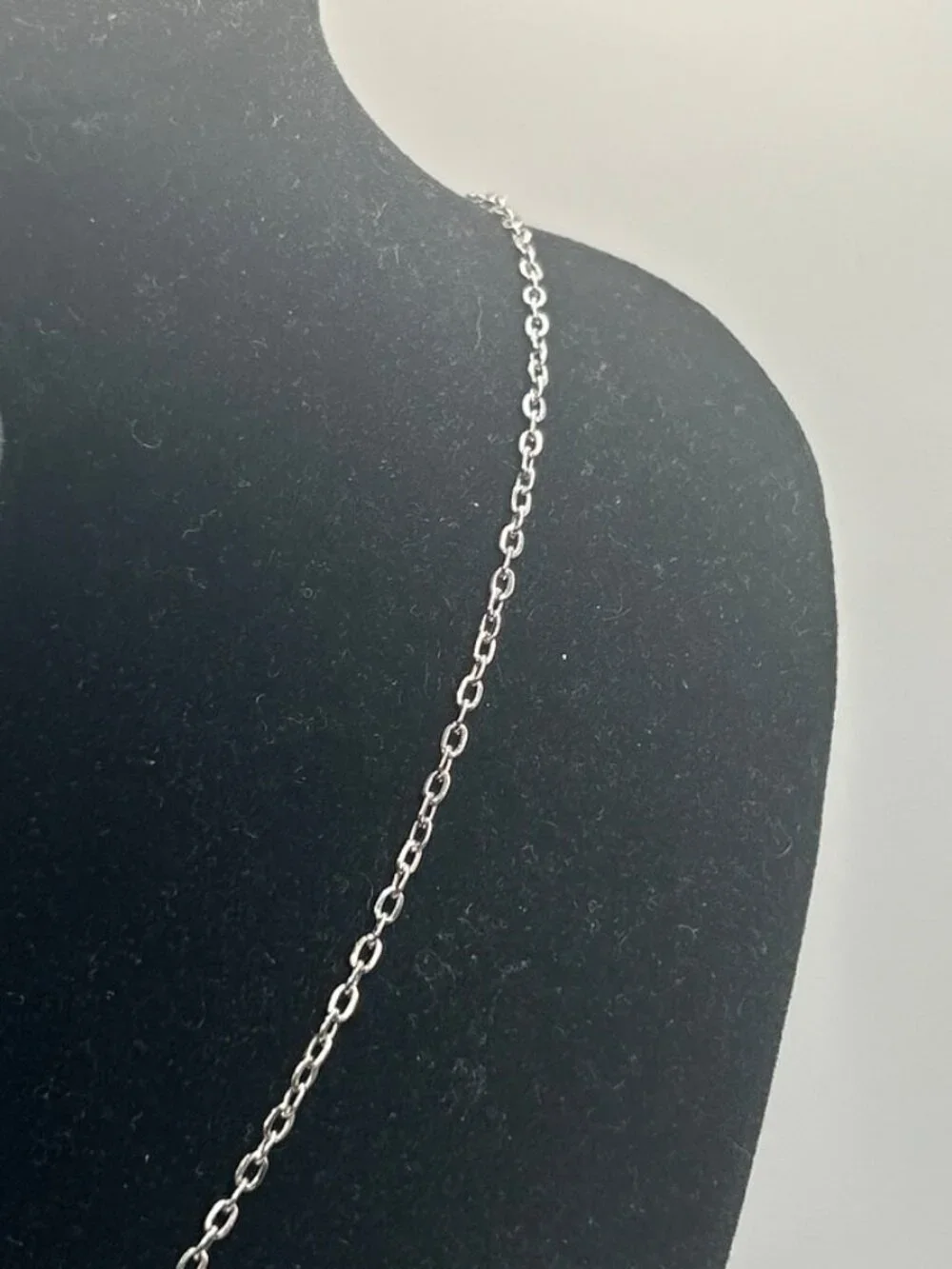 Vintage Outline Cross Pendant Necklace Real Silver Stainless Steel Plated New